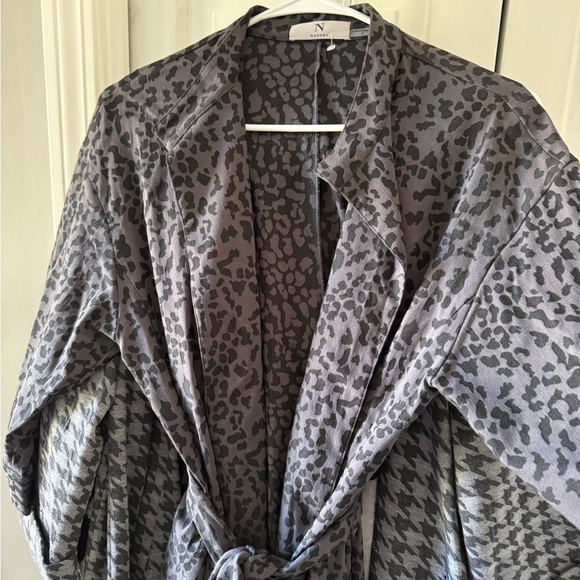 Natori Leopard Patterned Jacket - Picture 1 of 3